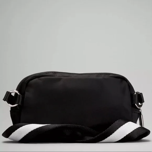 Everywhere Crossbody Bag - Brand New - Picture 5 of 8